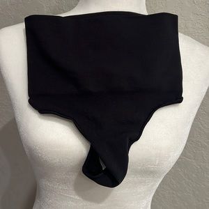 Seamless sculpt mid waist thong size S/M color onyx new without tags